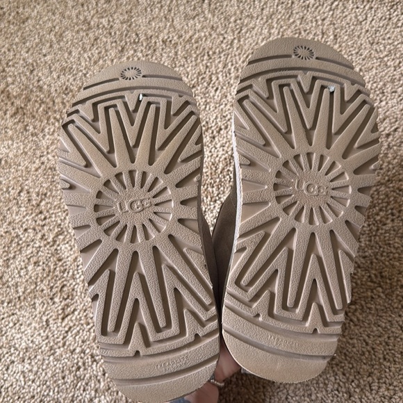 Ugg Women's Neumel Boots Oyster Grey Lace Up Booties - Picture 9 of 9